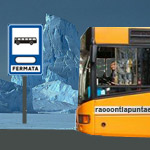 immagine di un bus ad una fermata in un paesaggio ghiacciato